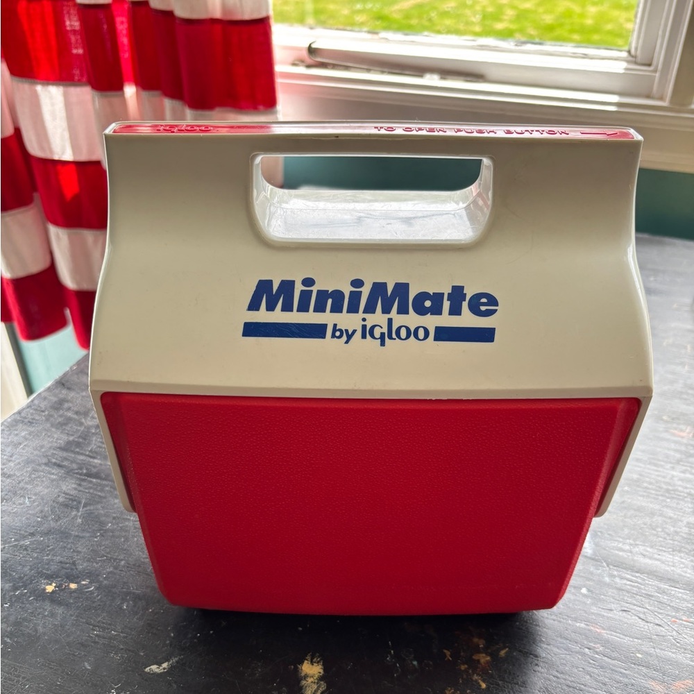 vintage mini-mate by igloo cooler